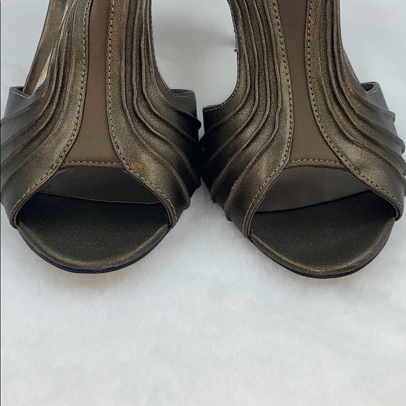 Ann Marino Logan Bronze Heels - Picture 5 of 8